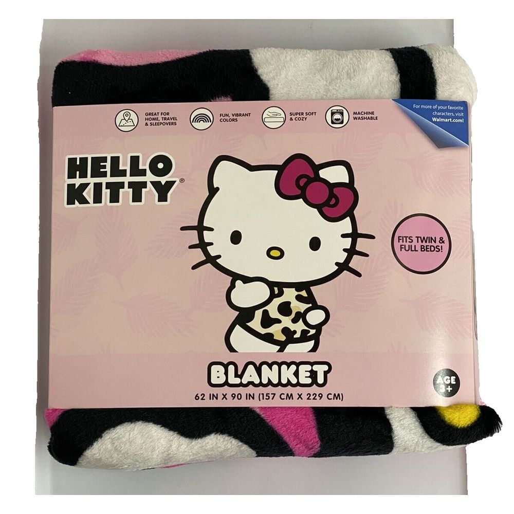 Sanrio Hello‎ Kitty Wild Bows 62 x 90 Inch Blanket